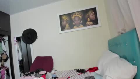 megan        online show from October 2025 02:47:02 AM