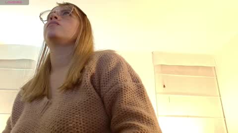 Snapshot of meganlk chatting on January 2025 11:27:02 PM MEGAN online show from January 2025 11:27:02 PM