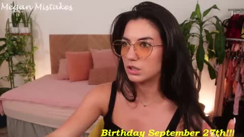 Megan Mistakes online show from September 2025 09:59:02 PM