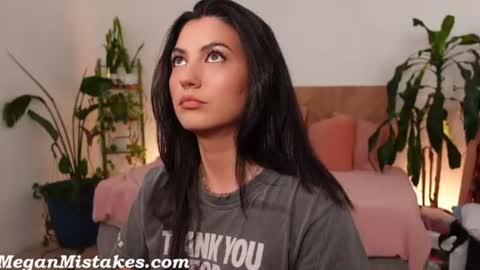 Snapshot of meganmistakes chatting on August 2026 11:40:01 PM Megan Mistakes online show from August 2026 11:40:01 PM