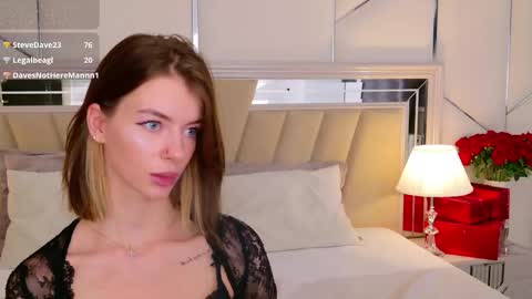 Snapshot of meganmouriss chatting on December 2025 05:53:02 PM Megan online show from December 2025 05:53:02 PM