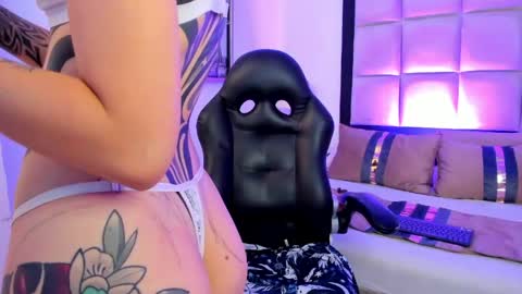 Snapshot of meganpresleyy chatting on April 2026 02:34:02 PM Megan Presley online show from April 2026 02:34:02 PM