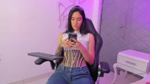 Snapshot of meganpresleyy chatting on May 2026 06:08:02 AM Megan Presley online show from May 2026 06:08:02 AM