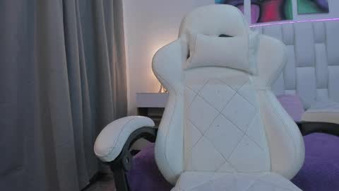 Snapshot of meganqueen2 chatting on April 2026 12:28:01 PM Megan Queen online show from April 2026 12:28:01 PM