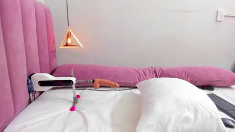 Megan  online show from October 2025 08:09:02 PM