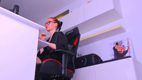 Megan online show from September 2025 07:35:01 PM