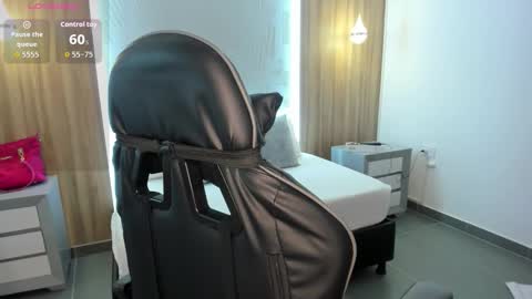 M E G A R A  online show from December 2025 02:31:01 AM