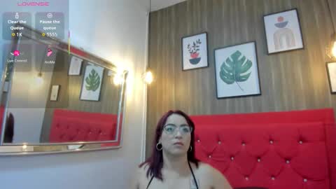 Snapshot of meggancurvy chatting on January 2026 02:06:01 AM meggancurvy online show from January 2026 02:06:01 AM