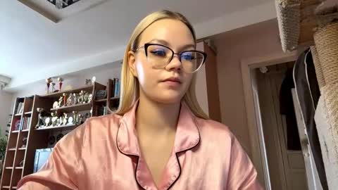 Snapshot of megganskurski chatting on March 2026 09:02:01 AM Mia online show from March 2026 09:02:01 AM