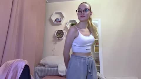 Snapshot of megganskurski chatting on March 2026 02:44:01 PM Mia online show from March 2026 02:44:01 PM