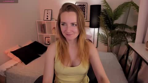 Snapshot of meggysun chatting on October 2025 01:57:02 PM Meggy online show from October 2025 01:57:02 PM