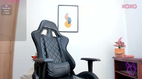 Meghan  online show from October 2025 01:33:02 PM