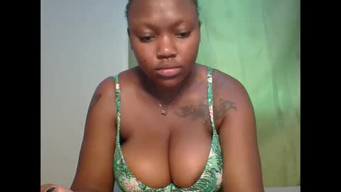 Snapshot of meghan_spice chatting on September 2025 08:18:02 AM meghan_spice online show from September 2025 08:18:02 AM