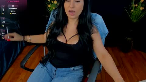 Miss Meghan or MM    online show from December 2025 06:34:01 PM