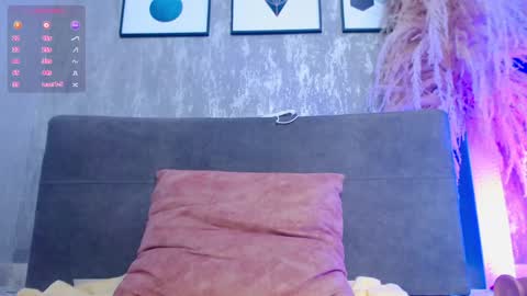 meily_soon online show from February 2025 07:13:01 PM