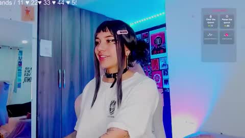 Melissa  -  -  Please help me to reach 100 thumbs up online show from January 2025 02:23:01 AM