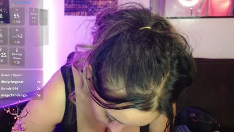 Snapshot of mel_raise chatting on December 2024 12:57:02 AM mel raise online show from December 2024 12:57:02 AM