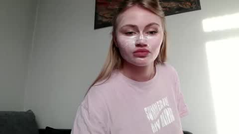 Snapshot of melani_a chatting on January 2025 11:28:01 AM Melania online show from January 2025 11:28:01 AM