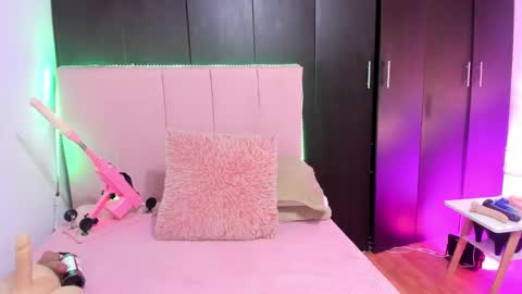 MELANI - online show from December 2024 05:26:01 PM