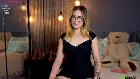 Snapshot of melanie__5 chatting on April 2026 02:14:01 AM Melanie Baez online show from April 2026 02:14:01 AM