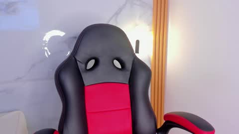 Snapshot of melanie_bonelli chatting on October 2025 08:10:01 PM Melanie Bonelli online show from October 2025 08:10:01 PM