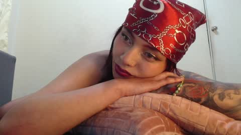 Snapshot of melanie_roux_ chatting on January 2025 09:50:01 PM Melanie roux online show from January 2025 09:50:01 PM