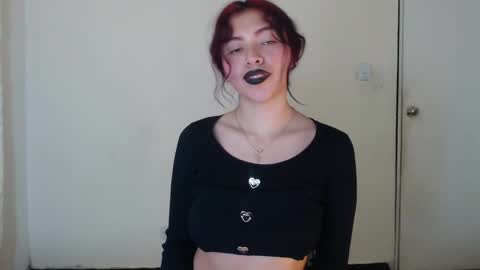 Snapshot of melanie_roux_ chatting on February 2025 02:18:01 AM Melanie roux online show from February 2025 02:18:01 AM