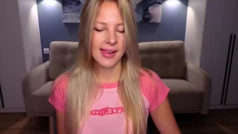 Snapshot of melaniebennett chatting on September 2025 06:28:02 AM Melanie Bennett online show from September 2025 06:28:02 AM