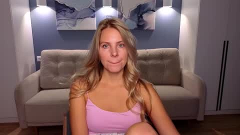 Snapshot of melaniebennett chatting on October 2025 06:21:02 AM Melanie Bennett online show from October 2025 06:21:02 AM