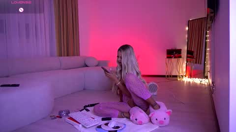 Snapshot of melanielexxx chatting on January 2026 06:12:02 PM OF melanielexxx online show from January 2026 06:12:02 PM