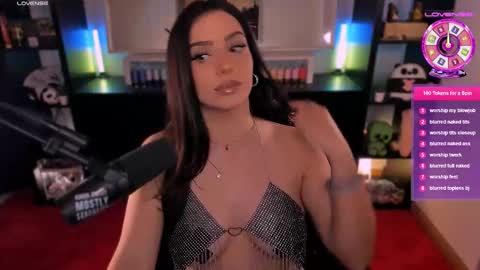 Melanie  online show from November 2025 06:01:01 PM