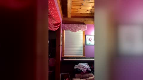 melaniemae online show from February 2026 06:31:01 PM