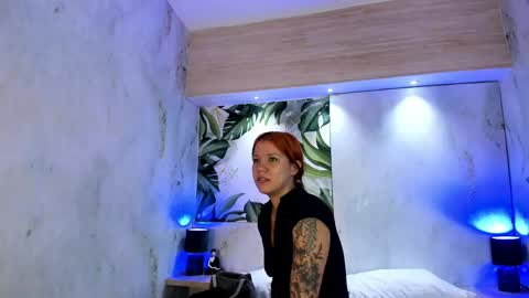 Melanie Roux online show from May 2026 11:38:02 AM