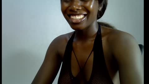 Snapshot of melanine_floral chatting on February 2025 10:19:01 AM Praiz online show from February 2025 10:19:01 AM