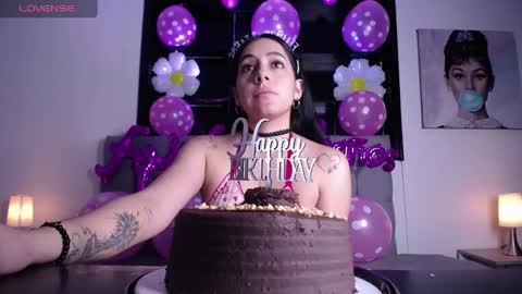 melanny_petite online show from April 2026 03:05:02 PM