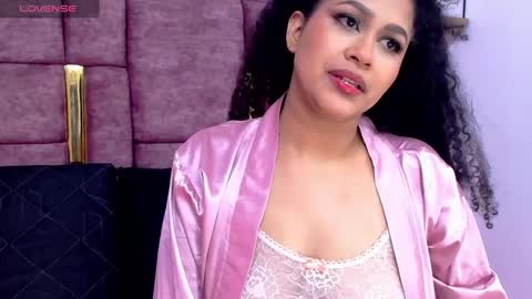 LAURA online show from October 2025 12:58:01 PM