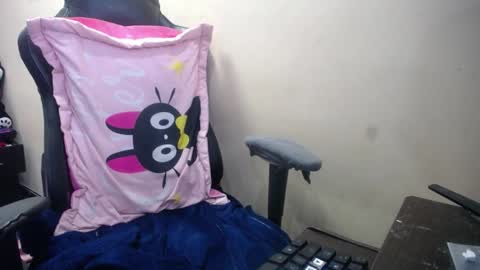 Snapshot of melany_isabella chatting on December 2024 05:43:01 PM melany online show from December 2024 05:43:01 PM