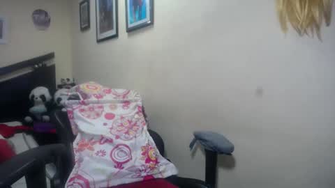 Snapshot of melany_isabella chatting on February 2025 07:16:02 PM melany online show from February 2025 07:16:02 PM