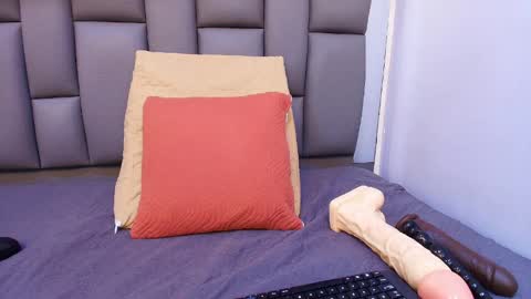 Snapshot of melany_roberts_ chatting on June 2026 03:13:02 AM Melany online show from June 2026 03:13:02 AM