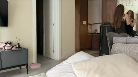 Adel online show from May 2026 02:44:02 PM