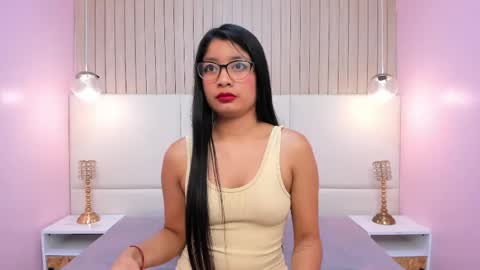 Melany online show from April 2026 06:43:01 PM