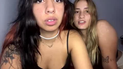 Snapshot of melatina chatting on April 2026 10:54:02 PM Valentina y Melissa online show from April 2026 10:54:02 PM