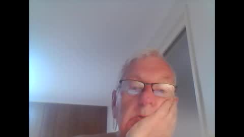 melbourne000 online show from December 2024 04:32:02 AM