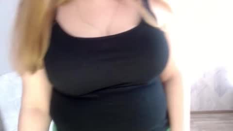 Snapshot of melina_beauty chatting on March 2026 10:01:01 AM Melina online show from March 2026 10:01:01 AM