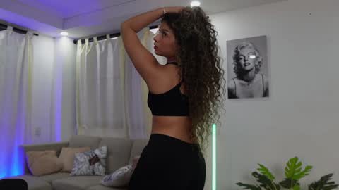 MelinaSmith  online show from January 2025 11:18:01 PM