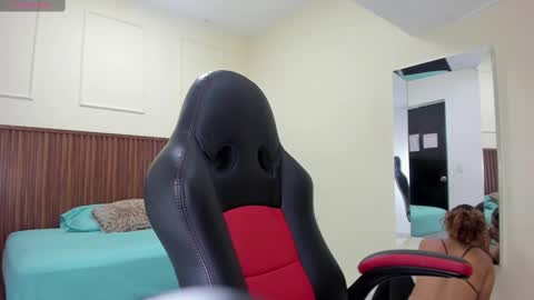 M E L I N A  online show from October 2025 07:12:02 PM