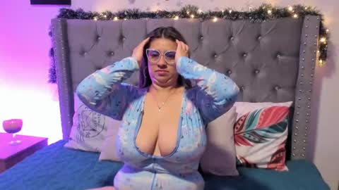 Snapshot of melinda_bob chatting on December 2024 09:55:01 AM Melinda online show from December 2024 09:55:01 AM