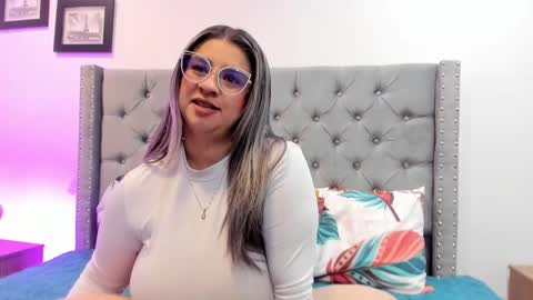 Snapshot of melinda_bob chatting on January 2025 01:24:02 PM Melinda online show from January 2025 01:24:02 PM