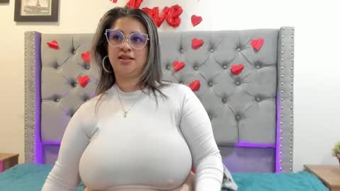 Snapshot of melinda_bob chatting on February 2025 02:25:02 PM Melinda online show from February 2025 02:25:02 PM