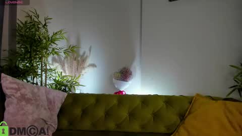 Snapshot of melisa_violet chatting on November 2025 01:17:02 AM melisa_violet online show from November 2025 01:17:02 AM